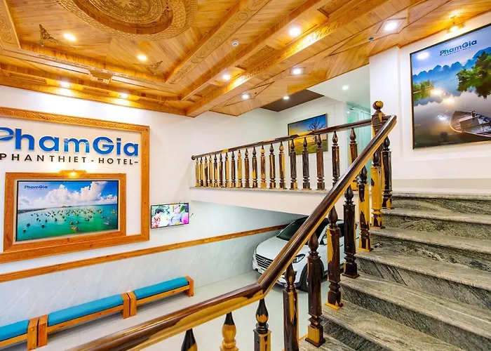 Khách sạn Phạm Gia Phan Thiết *